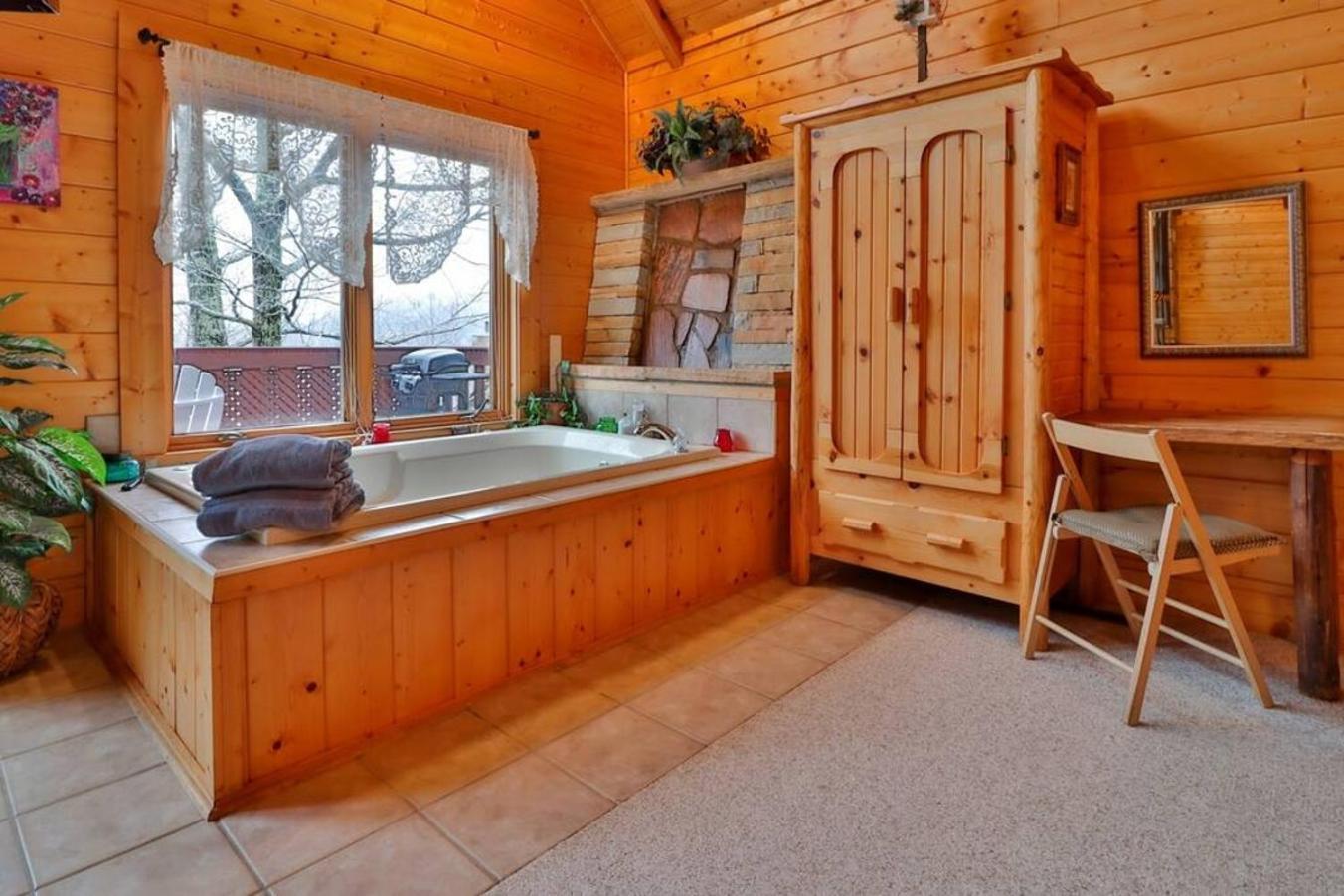 Romantic, Honeymoon Cabin In The Smokies! جاتلينبرج المظهر الخارجي الصورة